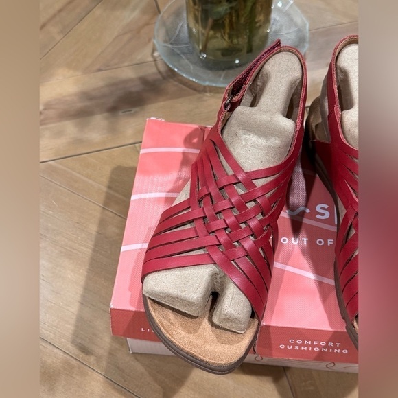 Easy Spirit Mar Women's Leather Slingback Sandals - Picture 3 of 6